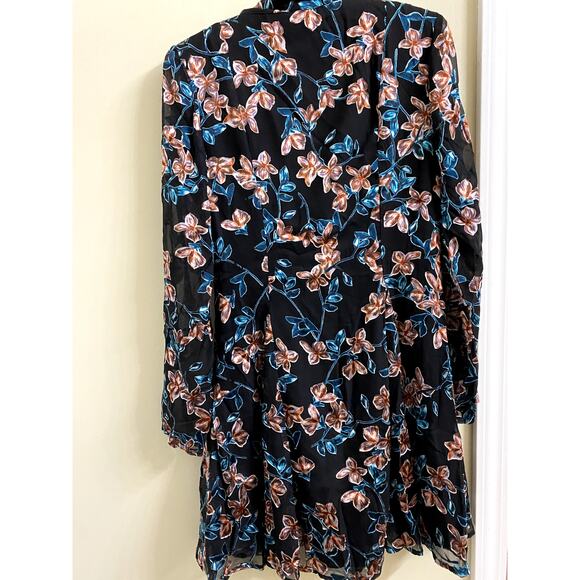 Ali & Jay Size S Floral Dress with Tie - Picture 4 of 4